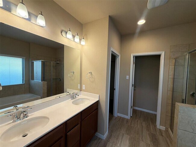 Building Photo - 516 Wyndcrest Drive