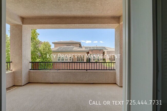 Building Photo - 4 BEDROOM 4.5 BATH MOUNTAINS EDGE REMODELE...