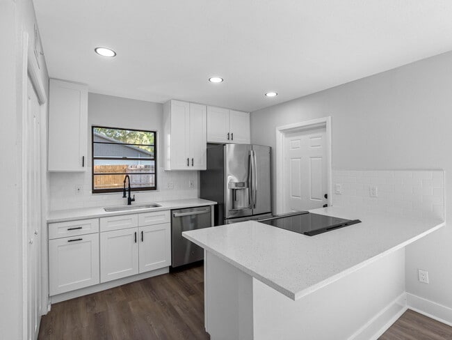 Building Photo - 15307 Summerwind Dr
