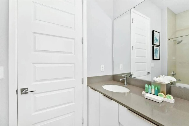 Building Photo - 7740 Sandy Ridge Dr