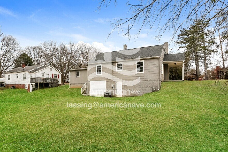 Building Photo - 565 Alamo St