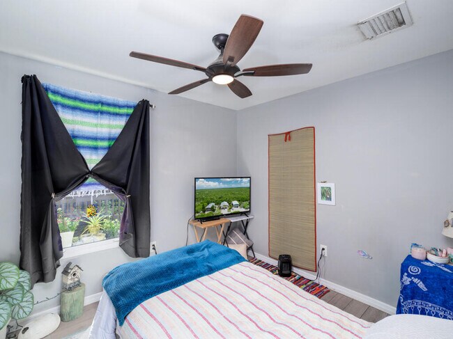 Building Photo - 29283 Coconut Palm Dr