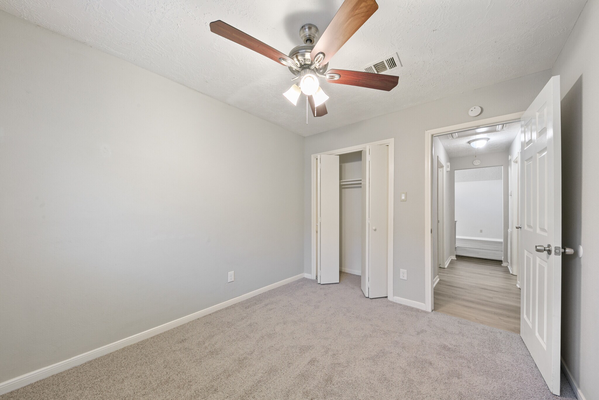 Building Photo - 10530 Rippling Fields Dr
