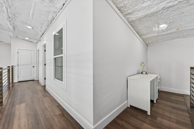 Building Photo - 9082 Wolf Run