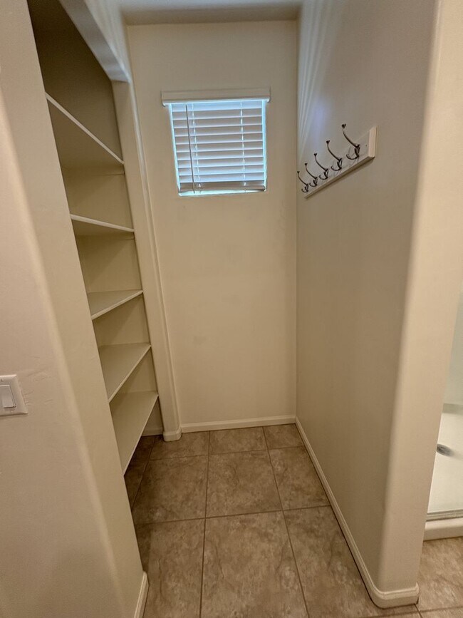 Building Photo - Four bedroom beauty in Star Valley