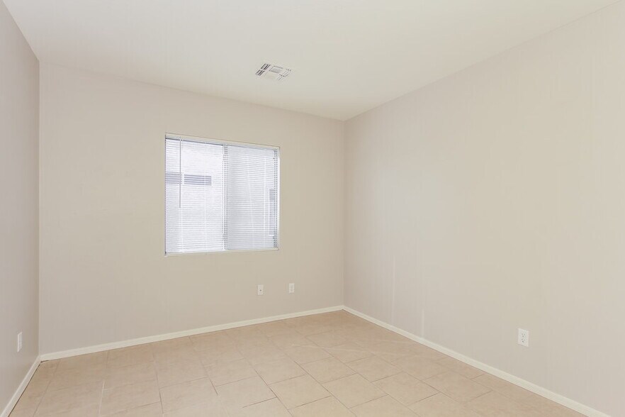 Building Photo - 12433 W Larkspur Rd