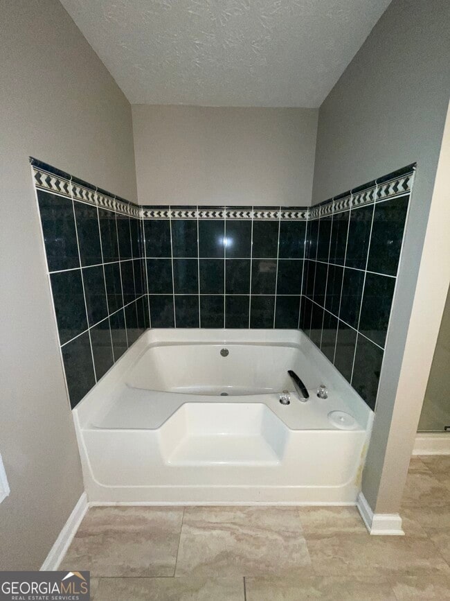 Building Photo - 102 Carolinas Way