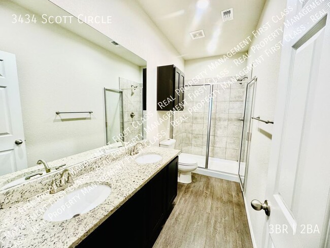 Building Photo - 3434 Scott Cir