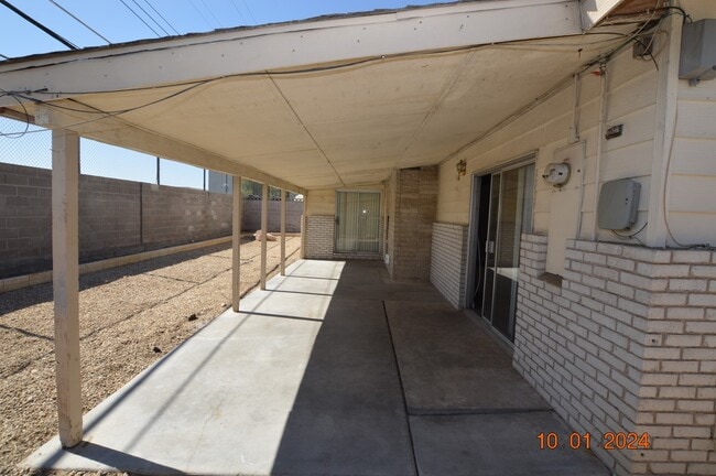 Building Photo - 2805 Kings Way