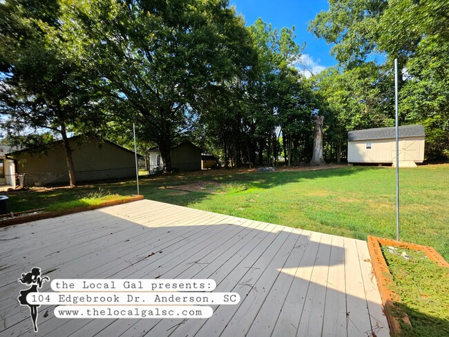 Building Photo - 104 Edgebrook Dr