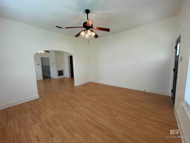 Building Photo - 207 NW 1st St