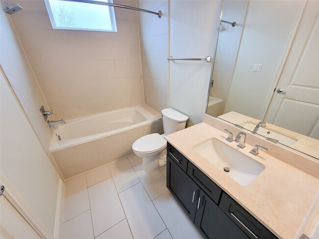 Building Photo - 5520 Kiam St