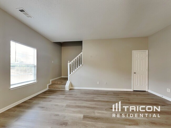 Building Photo - 718 Fletcher Dr