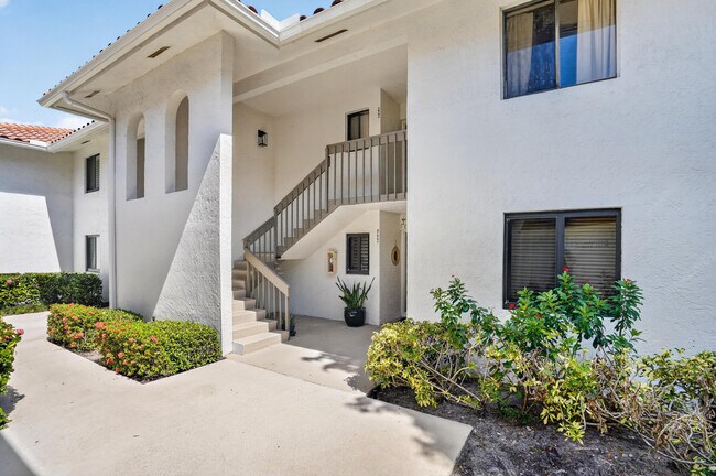 Building Photo - 65 Pelican Pointe Dr