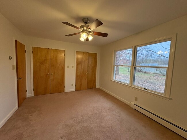 Building Photo - Solid Brick Rancher in Greencastle