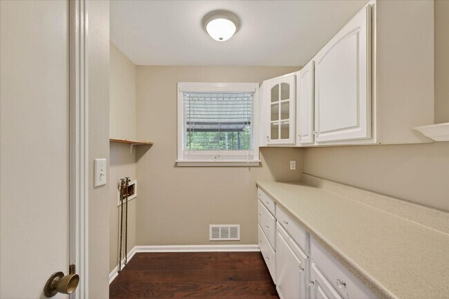Building Photo - 3 Bedroom 3 Bath Home For Rent in Sango Area!
