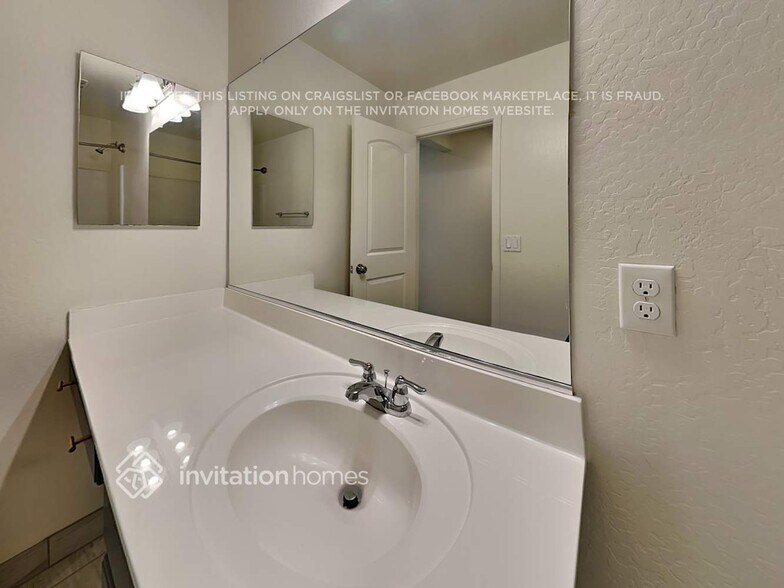 Building Photo - 1171 N 163rd Dr