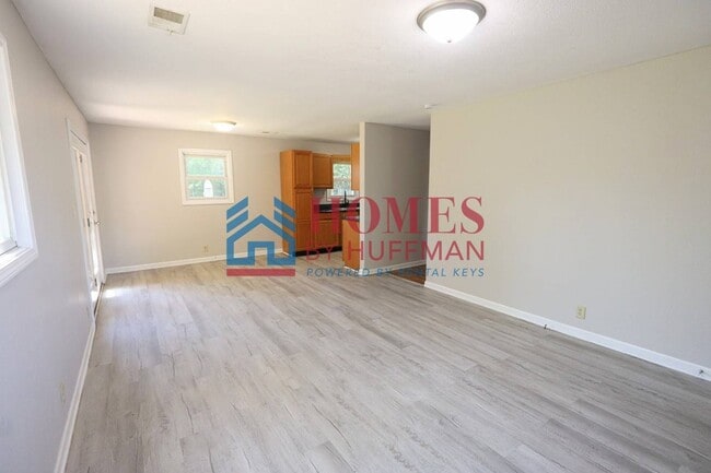 Building Photo - Three Bedroom House | Move in Ready | Princeton