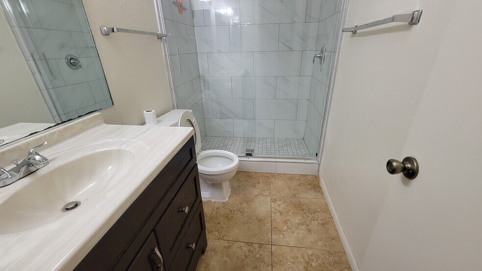 Building Photo - 109 W Concorda Dr
