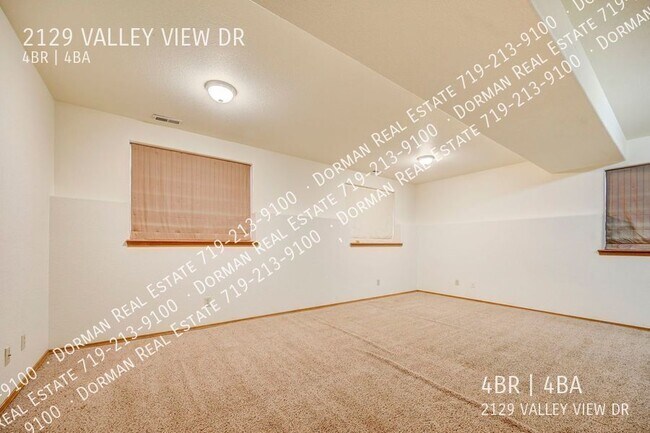 Building Photo - 2129 Valley View Dr