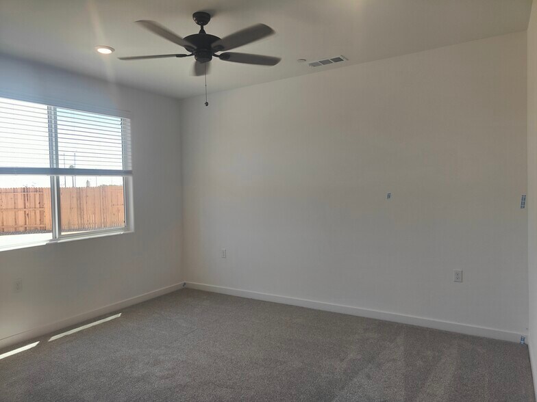 Building Photo - 7829 Blackwater Valley Dr