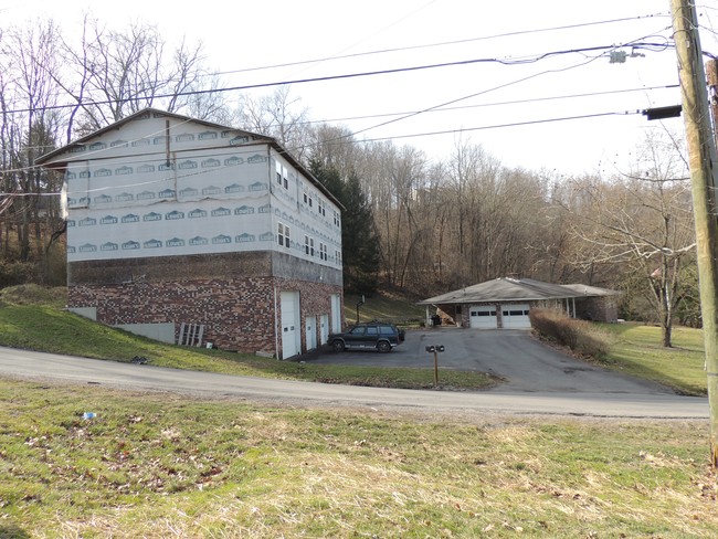 Building Photo - 1448 Van Voorhis Rd