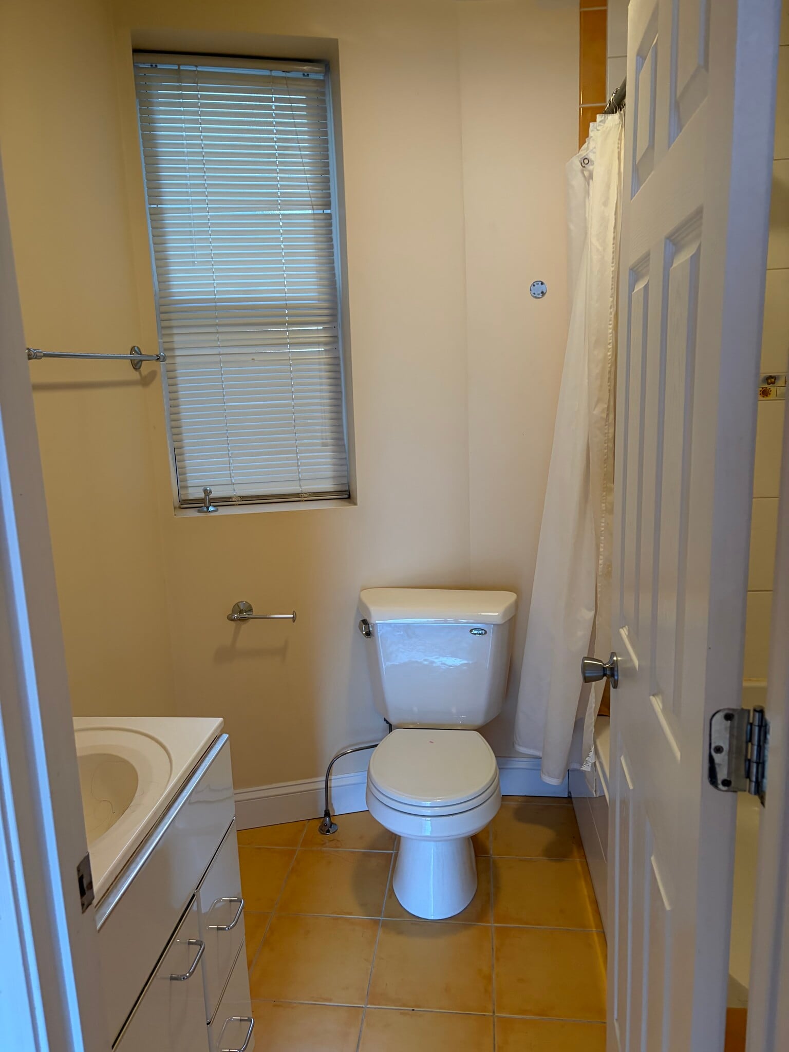 Building Photo - 7726 N Paulina St #1