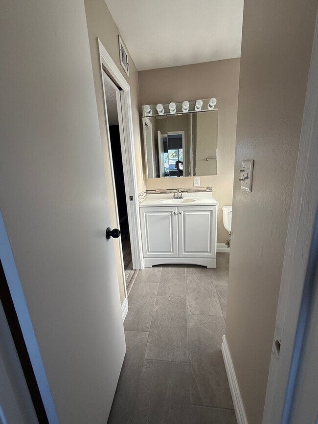 Building Photo - Victorville Green Tree Home- Refurbished 4 Bedrooms, 2 Bathrooms, New Paint,