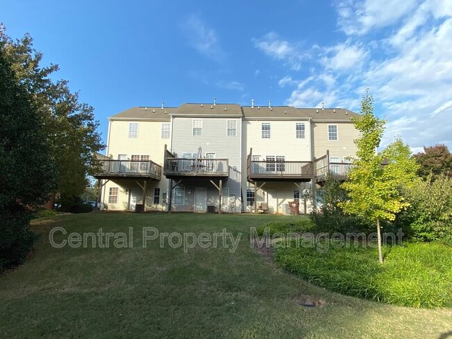 Building Photo - 17 Annacey Pl