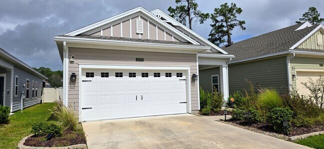 Building Photo - 3 Bedroom, 2.5 Bath Home!