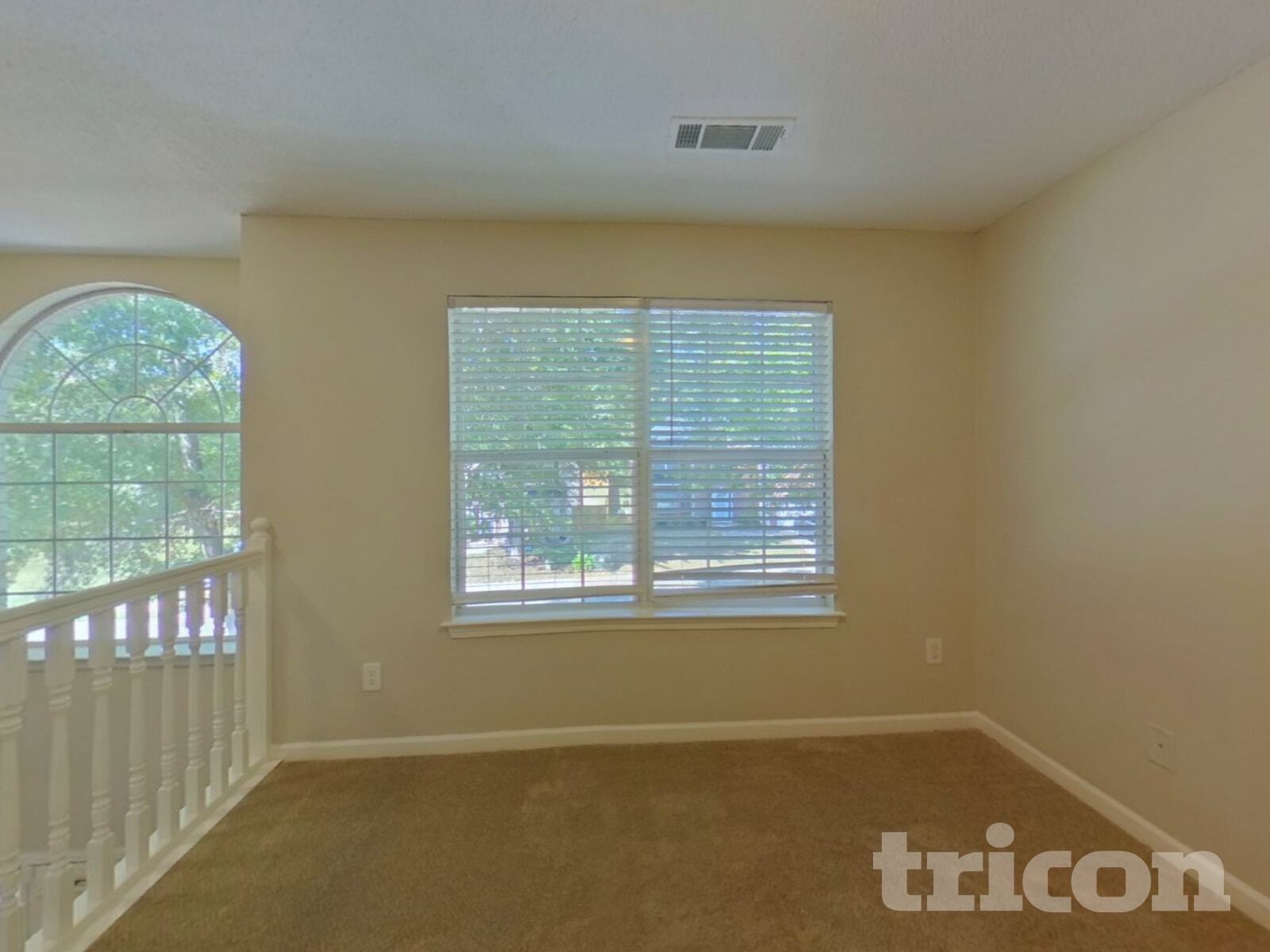 Building Photo - 2880 Chilhowee Dr