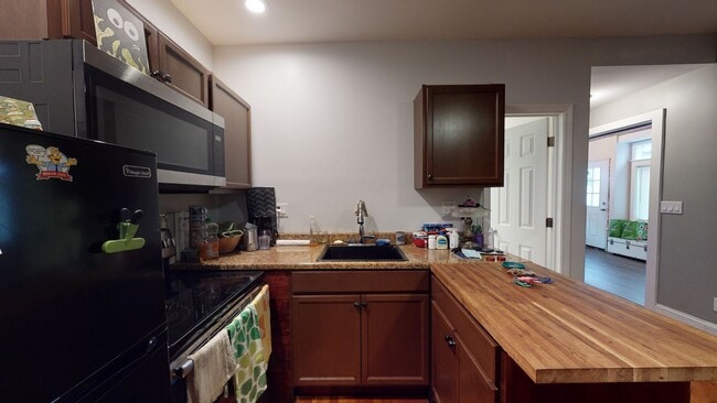 Building Photo - Charming 1BR + Bonus Sunroom - Near Yale, ...