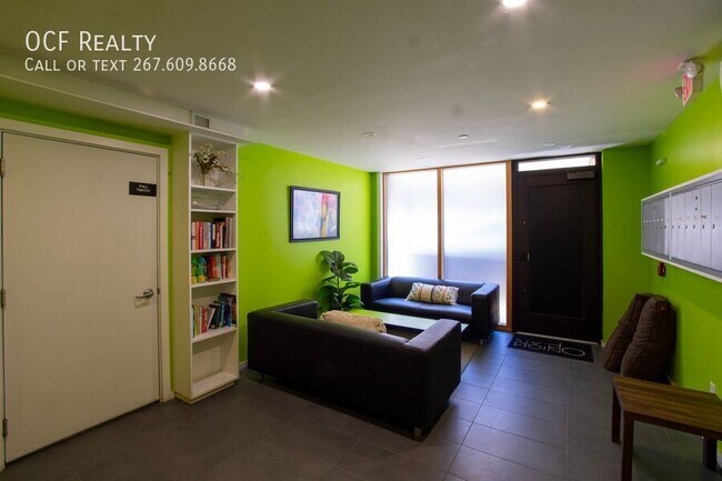 Building Photo - 152 W Laurel St