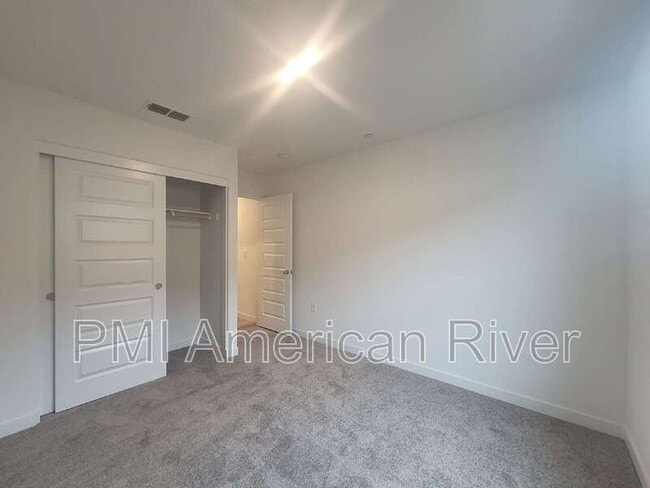 Building Photo - 7433 Penfield Dr