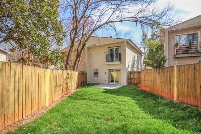 Building Photo - 1210 Cleburne Ave NE