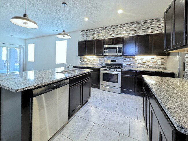 Building Photo - Newer home in Solcito Subdivision in Cente...