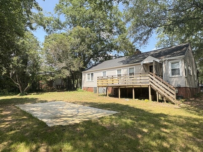 Building Photo - 319 Clarendon Dr