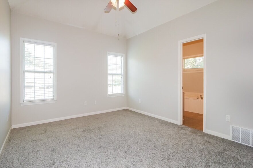Building Photo - 7436 Grey Heather Way