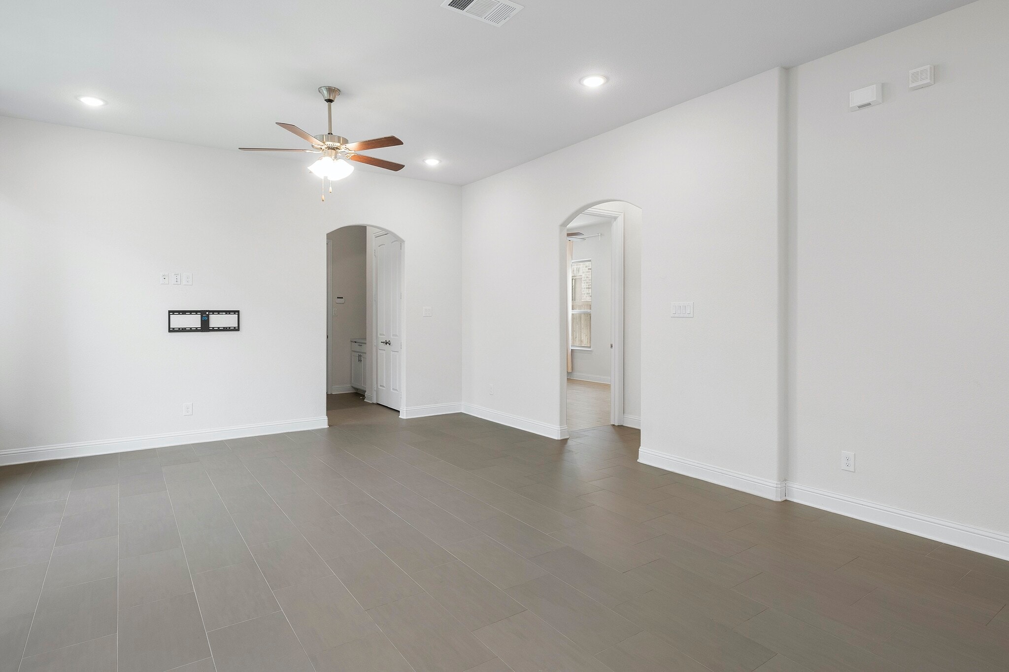 Building Photo - 8211 Agarito Way