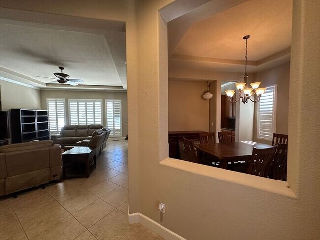 Building Photo - 2340 Hickory Hill Way