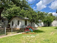Building Photo - Available July 17: 1950's Home in Great Location...Close to Texas State