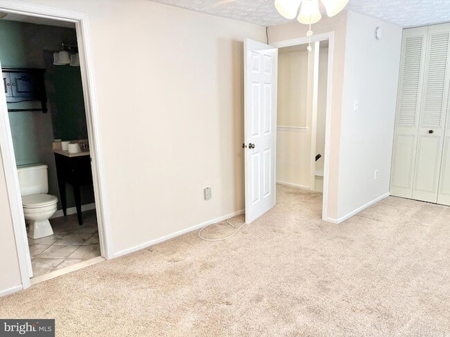 Building Photo - 1436 Point O Woods Ct