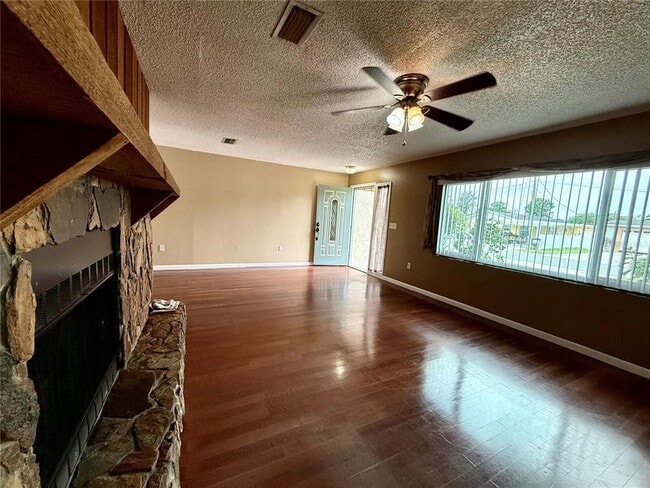 Building Photo - 7523 Blossom Ave