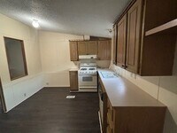 Building Photo - 831 N Pontiac Trail