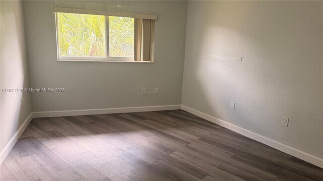 Building Photo - 7400 Miami Lakes Dr