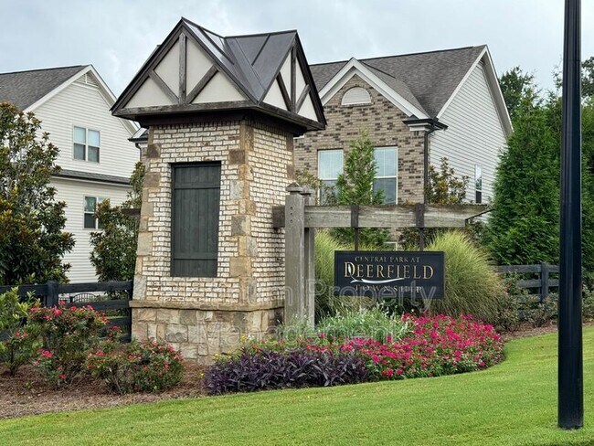 Building Photo - 705 Fieldcrest Park Ln