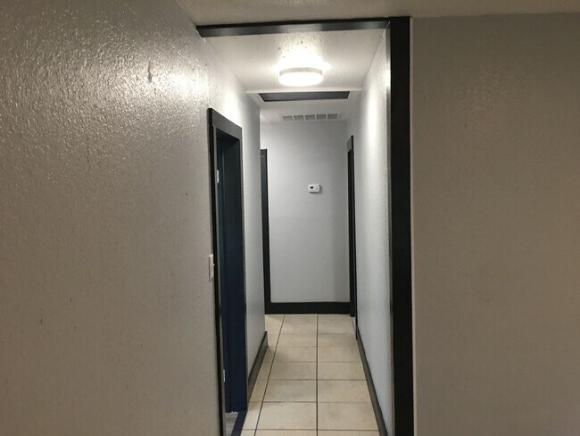 Building Photo - Remodeled 3-Bedroom Ranch Home Near UT and...