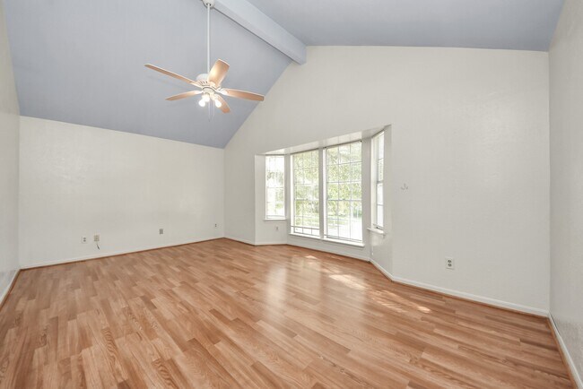 Building Photo - 15614 Barbarossa Dr