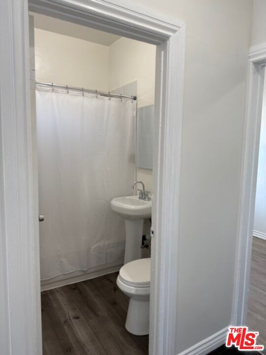 Building Photo - 1117 S Westlake Ave