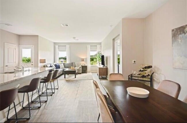 Building Photo - 15117 Diamondleaf Cove